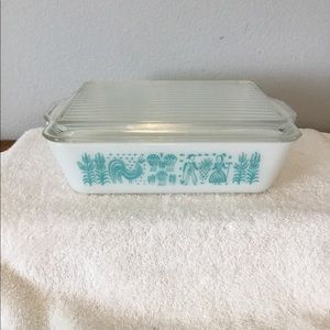 Vintage Pyrex Amish butter print turquoise & white